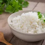 Prestanite da kuvate pirinač na šporetu: Ova jednostavna tehnika daje savršen rezultat za samo 12 minuta