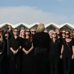 U toj melodiji i tekstu ima nešto što boli i leči: Dušica Stojković, dirigentkinja Pop Choir Radia o pesmi Cveta trešnja u planini za Danas