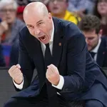 Osvojio tri međunarodna trofeja: Ko je Đoan Penjaroja, novi trener KK Partizan?