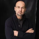 Kad korupcija ubija, lekcija iz Rumunije: Reditelj Aleksander Nanau za Danas o filmu „Kolektiv“ i važnoj lekciji za Srbiju