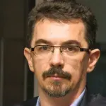 Neuhvatljive i uskomešane priče, od tajne istorije Minotaura do priče o Kazuko: Nova knjiga Srđana V. Tešina „Žan Grenije, navodni vukodlak“ u izdanju Arhipelaga