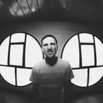 „U ambijentu spašenih knjiga Eine izbacio ‘Tajni desk’“