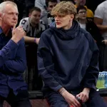 (VIDEO) Navijači Partizana skandirali: „Sad si uz’o sendvič, Paspalje“