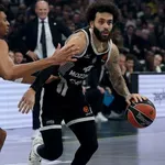 (VIDEO) Ubedljiv poraz Partizana od Virtusa, navijači skandirali: „Uprava napolje“