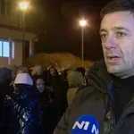 Protest ispred policijske stanice u Kosjeriću, građani traže da se razjasni uloga predsednika opštine u tri incidenta