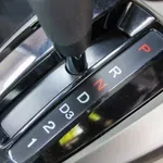 Ne, ne štedi gorivo: Evo zašto je vožnja u leru skuplja, opasnija i lošija za vozilo