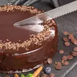 Sve vreme pogrešno sečemo tortu: Tajna je u ovom nožu koji uvek daje savršen rezultat