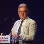 Cvejić (SRCE): Vučić zloupotrebljava decu u kampanji, REM ne reaguje