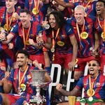 (VIDEO) Mbape nije sportski podneo poraz od Barselone: Nije dozvolio saigračima da odaju počast osvajačima trofeja