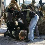 „Ovako izgleda fašizam“: Analiza Gardijana „terora u Mineapolisu koji podseća na građanski rat“