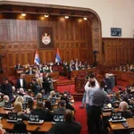 ZLF i SRCE o praznoj sali i „strateškom gašenju“ Skupštine