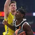 Partizan uz odličnu igru poražen košem uz zvuk sirene (VIDEO)