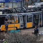 (VIDEO) Teška nesreća u Milanu: Tramvaj iskočio iz šina, udario u zgradu, dve osobe poginule a 39 povređeno