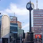 Postao je simbol „kvaliteta” vlasti: Sagovornici Danasa o „lošoj karmi” Šapićevog sata na Trgu republike