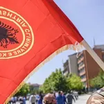 Nemiri u Prištini: Protest veterana OVK zbog izložbe povodom NATO bombardovanja 1999.