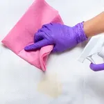 Najbolji način za uklanjanje žutih fleka sa dušeka – uspe svaki put