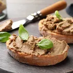 Domaća pileća pašteta – kremasta, ukusna i gotova za 30 minuta