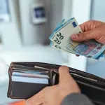 Devizni kurs: Evro sutra 117,49 dinara