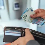 Demokratska zajednica vojvođanskih Mađara otkrila navodnu prevaru države u vezi sa visinom prosečne plate: 1.000 evra je 740?