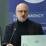TS: Opštinske uprave i javni beležnici imaju dužnost jednakog postupanja prema političkim subjektima