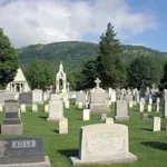 „Topalovići“ iz Ilinoisa: Vadili sanduke iz zemlje, pa ponovo prodavali grobna mesta