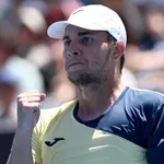 U narednom kolu će imati priliku da se revanšira 15. teniseru sveta: Kecmanović nakon predaje rivala prošao prvu prepreku u Indijan Velsu