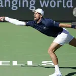 (VIDEO) Situacija koja je nasmejala srpskog tenisera: Đoković zaboravio važan rekvizit pred meč sa Kovačevićem