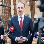 Macut: Obezbeđene rezerve od namirnica do energetike