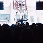 „Dok svet klizi u haos, muzika ostaje utočište“: Festival Fields zove na nadrealne nastupe u Beogradu