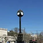 Ponovo se pokvario sat na Trgu republike