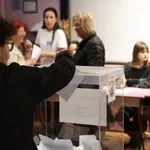 Opozicija kritikuje izmene izbornih zakona, vlast ih brani