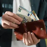 Devizni kurs: Evro sutra 117,53 dinara