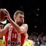 Košarkaš Olimpijakosa Saša Vezenkov osvojio trofej Alfonso Ford