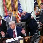 Tramp naložio ubrzano istraživanje psihodeličnih droga: „Mogu li i ja da dobijem malo?“