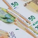 Devizni kurs: Evro sutra 117,37 dinara