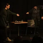 Umetnost koja leči: Predstava „Crveni šešir“ za kraj marta u teatru humanosti