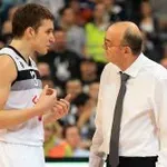 Bogdan Bogdanović se oprostio od Duška Vujoševića emotivnim pismom: „Ti i ja sami u Pioniru, na glavnom terenu…“
