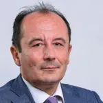 Lekar i pesnik: Ko je Vladan Živaljević, predsednik Izborne komisije za novi saziv Studentskog parlamenta Medicinskog fakulteta?