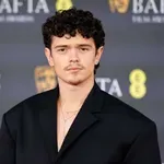 Glumac koji ne žuri: Noa Džup, poznat po ulogama u „Tihom mestu“ i „Hamnetu“ – najzreliji glas svoje generacije