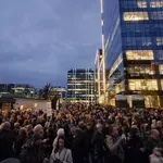 Održan skup ispred televizije N1, Seka Sablić pozvala na odbranu „ono malo istine sa TV ekrana“ (VIDEO)