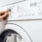 8 ciklusa pranja u mašini za koje stručnjaci za veš kažu da ne treba da ih ignorišete