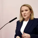 Deo opozicije zatražio ostavku ministarke Snežane Paunović zbog govora mržnje prema Albancima, od premijera izvinjenje, a od Dačića da se oglasi
