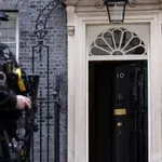 Pala prva ostavka u britanskoj vladi: Sve više poziva da premijer Starmer podnese ostavku, on za sada ne da fotelju