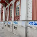 Politika protiv univerziteta