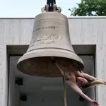 Naga izvođačica kao zvono za uzbunu: Austrijski paviljon među najupečatljivijim na Bijenalu u Veneciji (VIDEO)