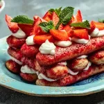 Ovako izgleda savršen prolećni desert: Tiramisu sa jagodama koji se topi u ustima
