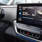 Ova oznaka u automobilu zbunjuje mnoge vozače: Znate li vi čemu služi?