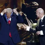 Fudbalski savez Norveške zahteva da se istraži dodela nagrade koju je FIFA uručila Trampu