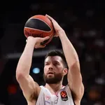 Alek Piters novo pojačanje Armanija