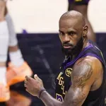 Lebron Džejms napustio Lejkerse, planira da igra 24. sezonu u drugom klubu
